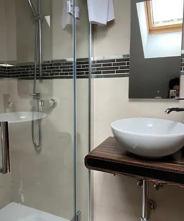 Ciudad De Petra サンティリャーナ・デル・マル