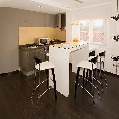 Ciudad De Petra サンティリャーナ・デル・マル