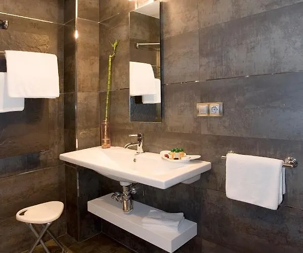 Ciudad De Petra * Santillana del Mar